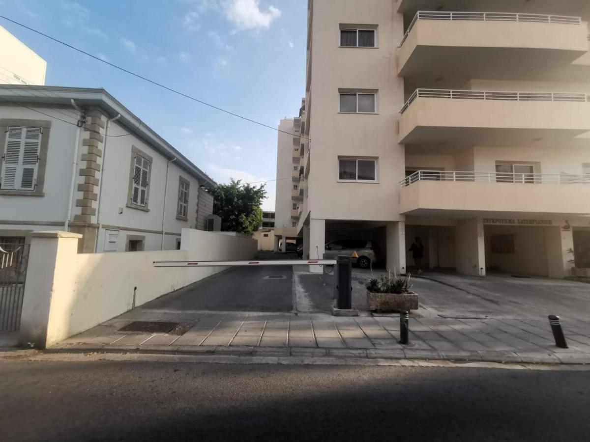 Sunny 2 Bedroom Larnaca Center Екстер'єр фото