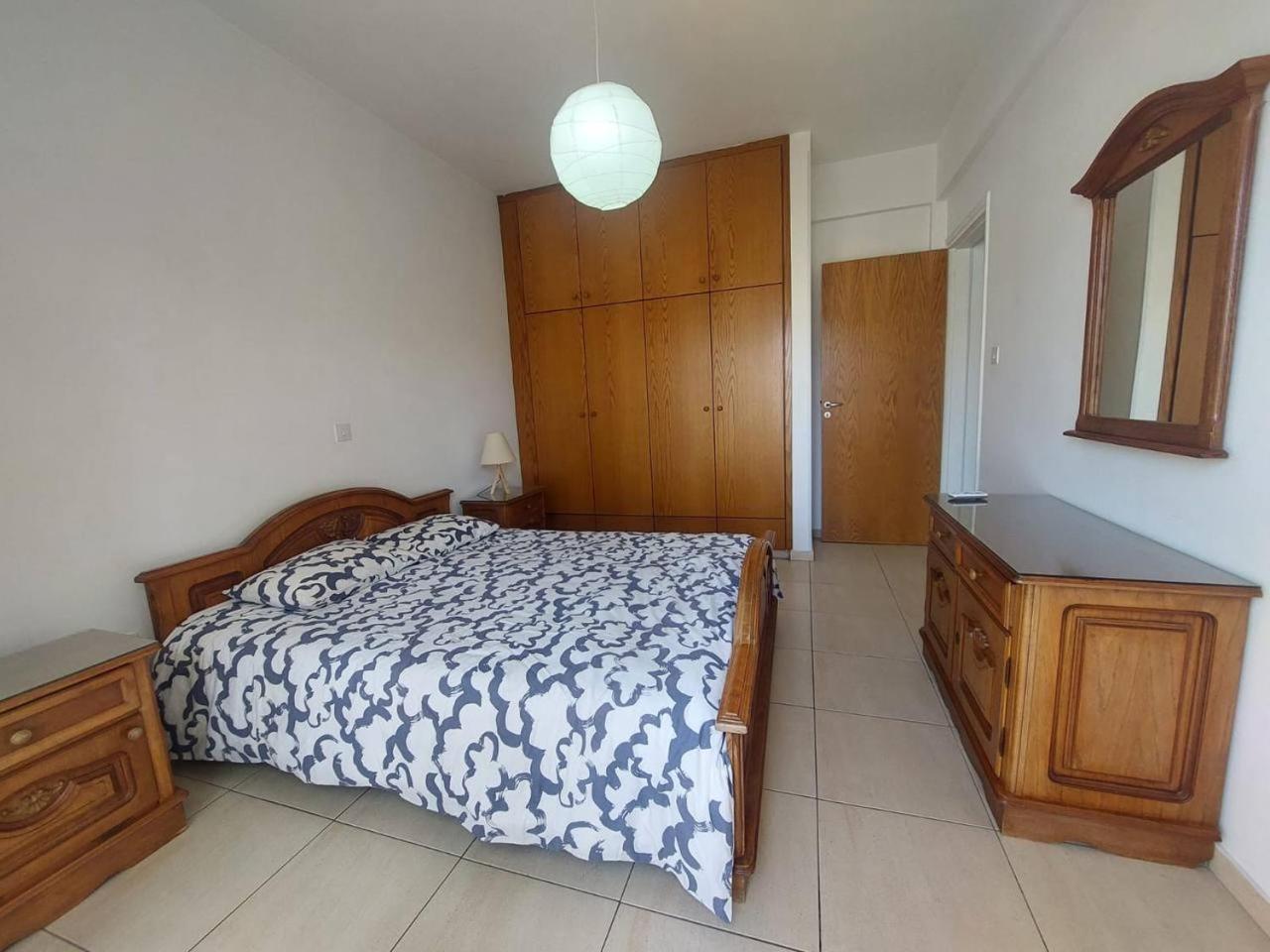 Sunny 2 Bedroom Larnaca Center Екстер'єр фото